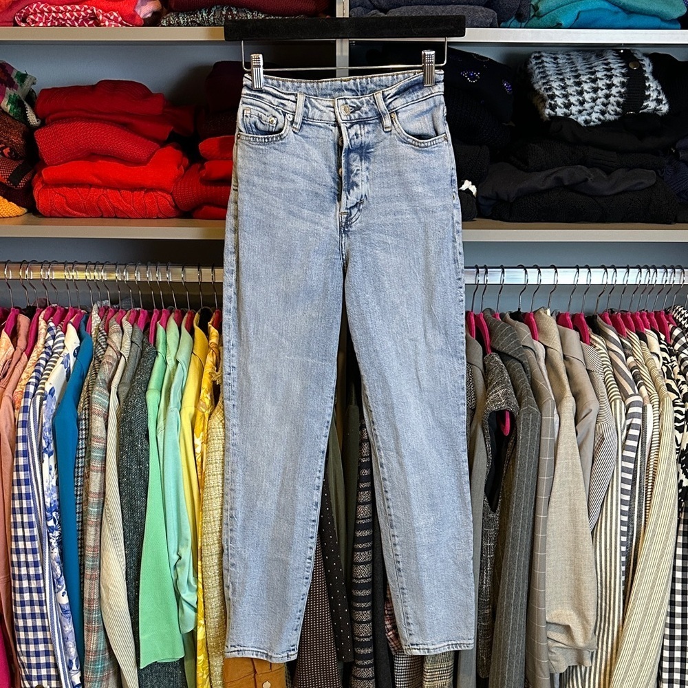 H&M & Denim blue button fly 5 pocket high rise mom jeans size 2